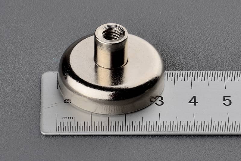  D32mm Neodymium Magnet pot with a female threaded bush M6