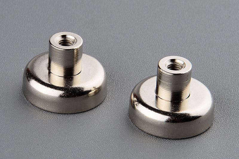  D32mm Neodymium Magnet pot with a female threaded bush M6
