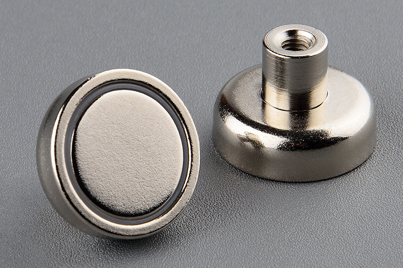 D32mm Neodymium Magnet pot with a female threaded bush M6
