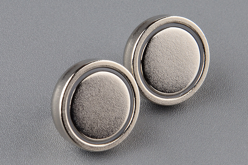  D32mm Neodymium Magnet pot with a female threaded bush M6
